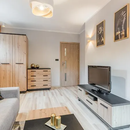 Ksiezycowy Z Ogrodem- Lägenhet